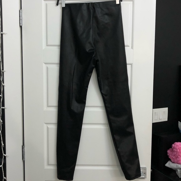 Faux Leather leggings - Picture 2 of 2
